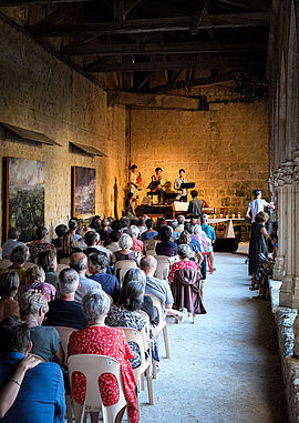 Musique en chemin à La Romieu - Agrandir l'image (fenêtre modale)