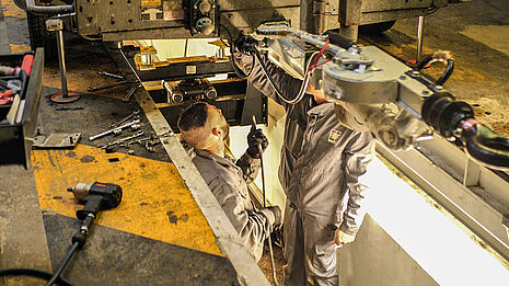 L'atelier entretien plus de 500 véhicules - Agrandir l'image (fenêtre modale)