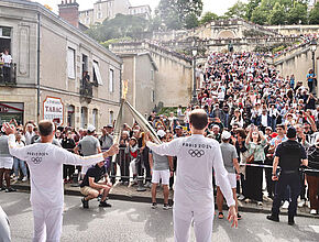 Plus de 35 000 personnes ont suivi le relais de la Flamme Olympique dan sle Gers - Agrandir l'image (fenêtre modale)