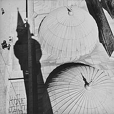 Jean DIEUZAIDE-TURQUIE-Antalya- L_ombre_du_minaret - Agrandir l'image (fenêtre modale)