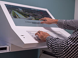 Une borne numérique est disponible à l'accueil de la MDPH  - Agrandir l'image (fenêtre modale)