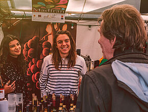Dégustation de vin avec le domaine de Fitère - Agrandir l'image (fenêtre modale)