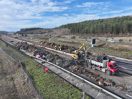 Evacuation de plusieurs tonnes de déchets entre Auch et Aubiet - Agrandir l'image (fenêtre modale)