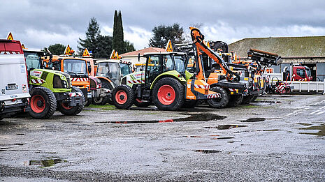 Le Parc Routier assure l'entretien des véhicules de la DRM - Agrandir l'image (fenêtre modale)
