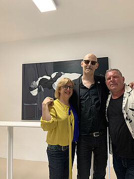 Les trois commissaires d'exposition de Memento, de gauche à droite, Karine Mathieu, Jean-François Sanz et William  Gourdin - Agrandir l'image (fenêtre modale)