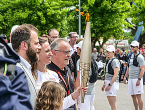 Le Président du département Philippe Dupouy a suivi le relais de la Flamme dans le Gers - Agrandir l'image (fenêtre modale)
