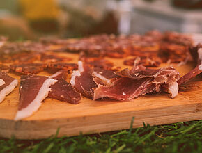 La charcuterie gersoise fièrement représentée aux Marchés Flottants - Agrandir l'image (fenêtre modale)
