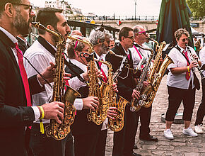 Percussions et instruments à vent ont donné le rythme - Agrandir l'image (fenêtre modale)