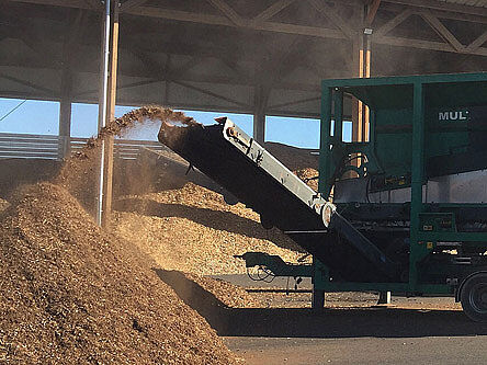 Les plaquettes bois sont réalisées sur la plateforme de Saramon - Agrandir l'image (fenêtre modale)