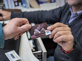 L'adhésion au bibliobus est gratuite - Agrandir l'image (fenêtre modale)