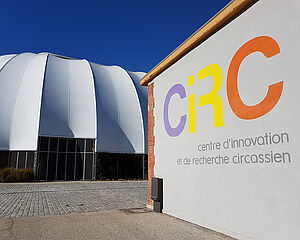 Dôme du Pôle National des Arts du Cirque à Auch - Agrandir l'image (fenêtre modale)